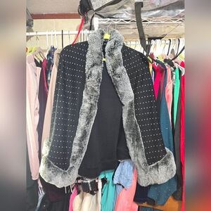 NWOT ASHLEY STEWART FAUX FUR RHINESTONE SHAWL ONE SIZE